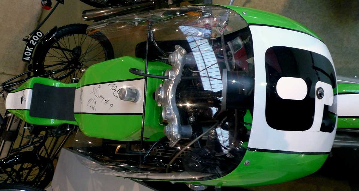 L1010322.JPG - Gary Nixon's Daytona Kawasaki superbike.